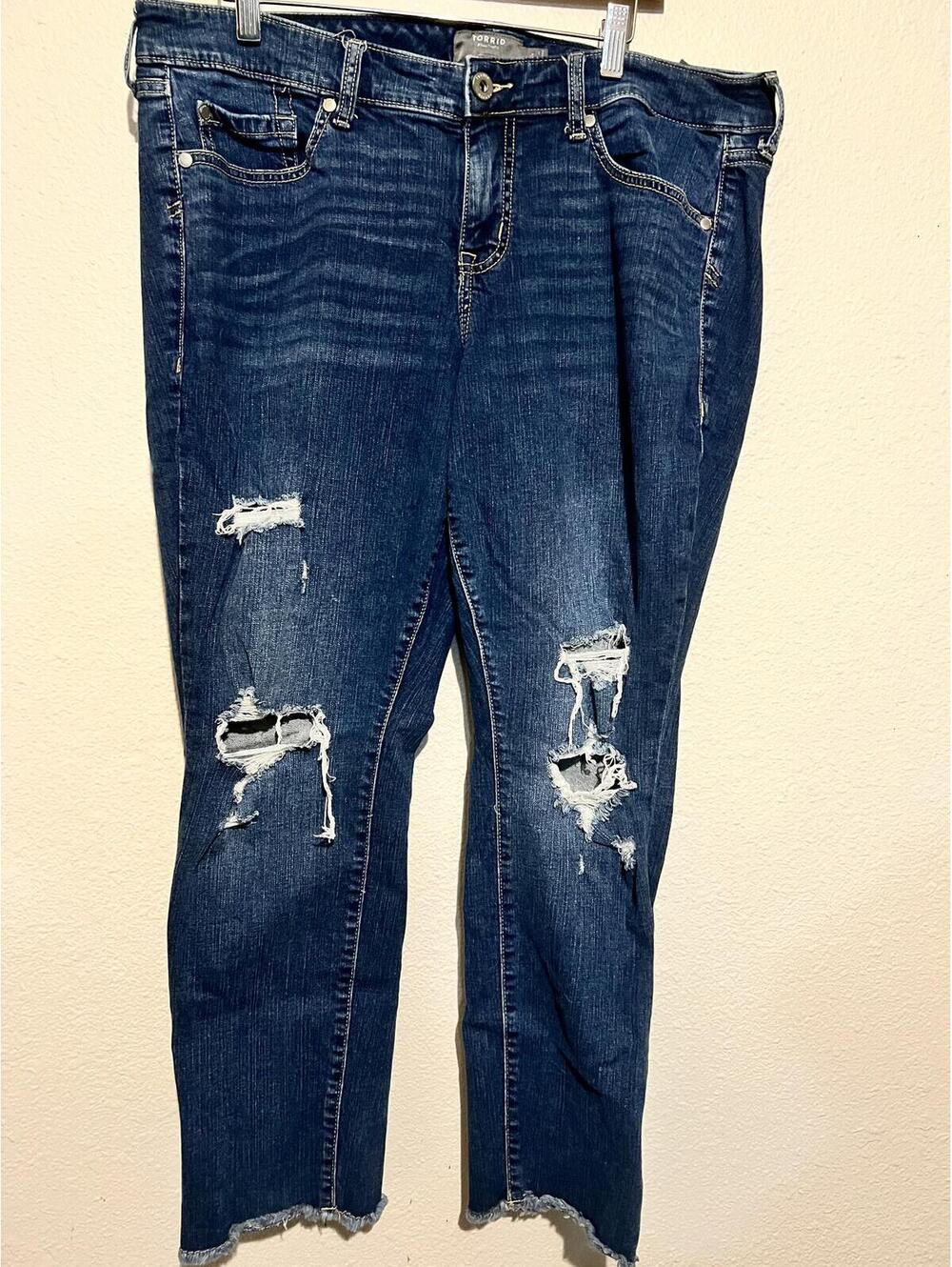 Torrid Vintage Stretch Crop Boyfriend Jeans Size 14